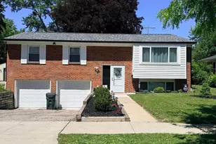 5667 Roche Dr, Columbus, OH 43229 - Photo 3