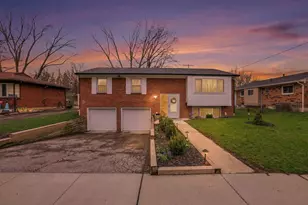 5667 Roche Dr, Columbus, OH 43229 - Photo 1