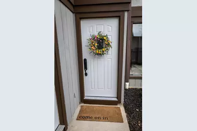 5437 Worthington Forest Place E, Columbus, OH 43229 - Photo 3