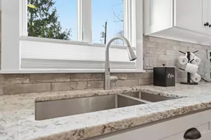 1225 Windham Rd, Columbus, OH 43220 - Photo 17