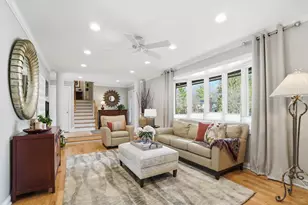 1225 Windham Rd, Columbus, OH 43220 - Photo 9