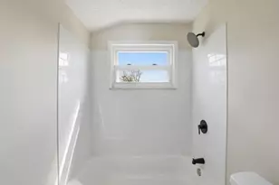 758 Demorest Rd, Columbus, OH 43204 - Photo 21