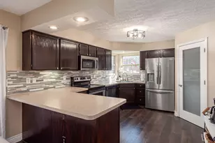 3710 Newell Dr, Columbus, OH 43228 - Photo 9