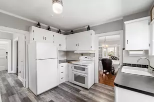 1942 Bedford Rd, Upper Arlington, OH 43212 - Photo 11