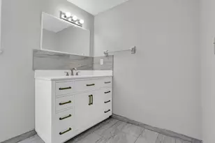 3013 Gannett Rd, Columbus, OH 43231 - Photo 33