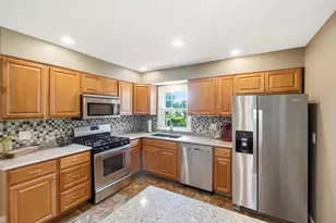 751 Garrett Dr, Columbus, OH 43214 - Photo 9