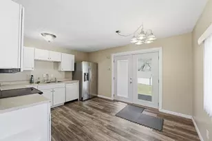 5584 Newport Ct, Columbus, OH 43232 - Photo 9