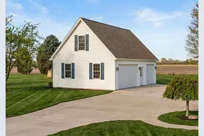 4645 Meadowgrove Drive NW, Carroll, OH 43112 - Photo 3