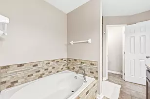 637 Ridenour Rd, Columbus, OH 43230 - Photo 27