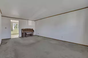 1093 Harwood Dr, Columbus, OH 43228 - Photo 7