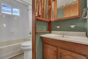 1093 Harwood Dr, Columbus, OH 43228 - Photo 25