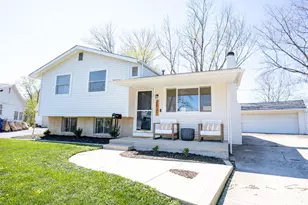 2027 Shawbury Ct W, Columbus, OH 43229 - Photo 3