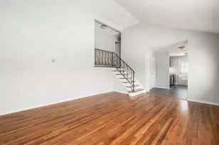 880 Faculty Dr, Columbus, OH 43221 - Photo 3