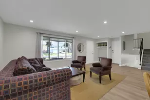 393 7 Pines Dr, Pickerington, OH 43147 - Photo 3