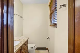 1256 Francisco Rd, Columbus, OH 43220 - Photo 21