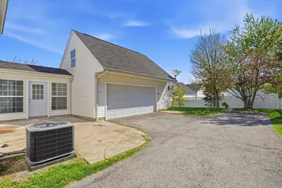 2424 Delowe Street, Grove City, OH 43123 - Photo 9