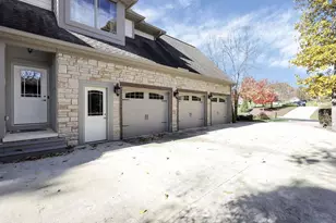 1551 Riverwood Ln, Powell, OH 43065 - Photo 5