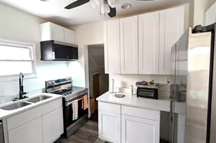 921 N Nelson Rd, Columbus, OH 43219 - Photo 3