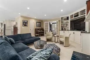 2533 Bryden Rd, Columbus, OH 43209 - Photo 9