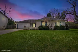 6881 Roundelay Rd N, Reynoldsburg, OH 43068 - Photo 1