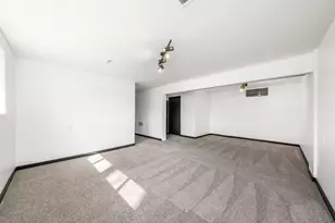 5548 Roche Dr, Columbus, OH 43229 - Photo 37