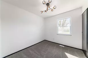 5548 Roche Dr, Columbus, OH 43229 - Photo 23