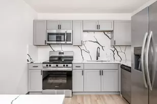 5548 Roche Dr, Columbus, OH 43229 - Photo 17