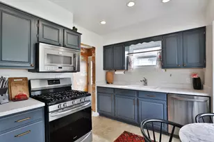 312 E Royal Forest Blvd, Columbus, OH 43214 - Photo 15