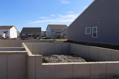 352 Oakmont Drive, Commercial Point, OH 43116 - Photo 3