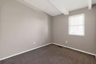 1672 Duxberry Ave, Columbus, OH 43219 - Photo 7