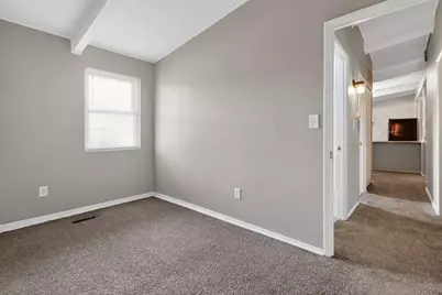 1672 Duxberry Avenue, Columbus, OH 43219 - Photo 11