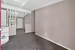 1672 Duxberry Ave, Columbus, OH 43219 - Photo 5