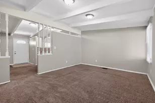 1672 Duxberry Ave, Columbus, OH 43219 - Photo 25