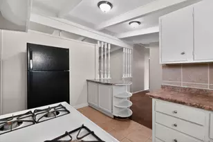 1672 Duxberry Ave, Columbus, OH 43219 - Photo 15