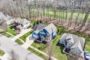 3877 Village Club Dr, Powell, OH 43065 - Photo 7