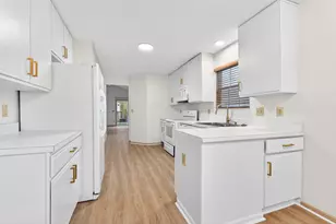 2064 Waymont Rd, Columbus, OH 43229 - Photo 11