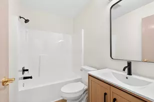 2064 Waymont Rd, Columbus, OH 43229 - Photo 17