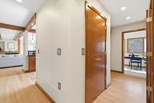 7985 Riverside Dr, Dublin, OH 43016 - Photo 5