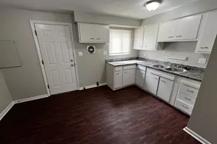 4689 Hilton Ave, Columbus, OH 43228 - Photo 3