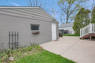289 E Royal Forest Blvd, Columbus, OH 43214 - Photo 23