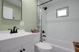 289 E Royal Forest Blvd, Columbus, OH 43214 - Photo 11