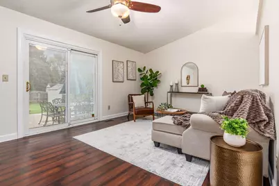 2245 Green Island Drive, Columbus, OH 43228 - Photo 5