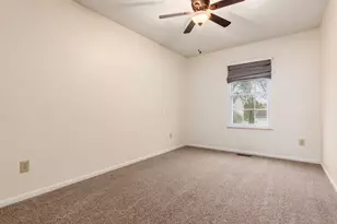2245 Green Island Dr, Columbus, OH 43228 - Photo 21