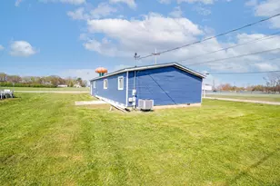 479 Town St, Circleville, OH 43113 - Photo 5