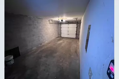 2470 Nassau Drive, Columbus, OH 43232 - Photo 9