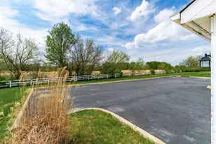 6335 Lakeview Dr W, Grove City, OH 43123 - Photo 39