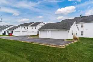 6335 Lakeview Dr W, Grove City, OH 43123 - Photo 37