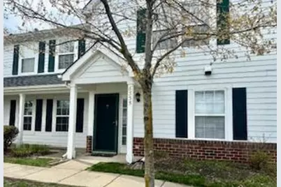 6335 Lakeview Drive W, Grove City, OH 43123 - Photo 1