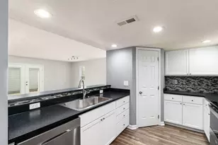 6335 Lakeview Dr W, Grove City, OH 43123 - Photo 7