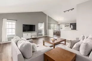 926 Cherry Bud Dr, Columbus, OH 43228 - Photo 3